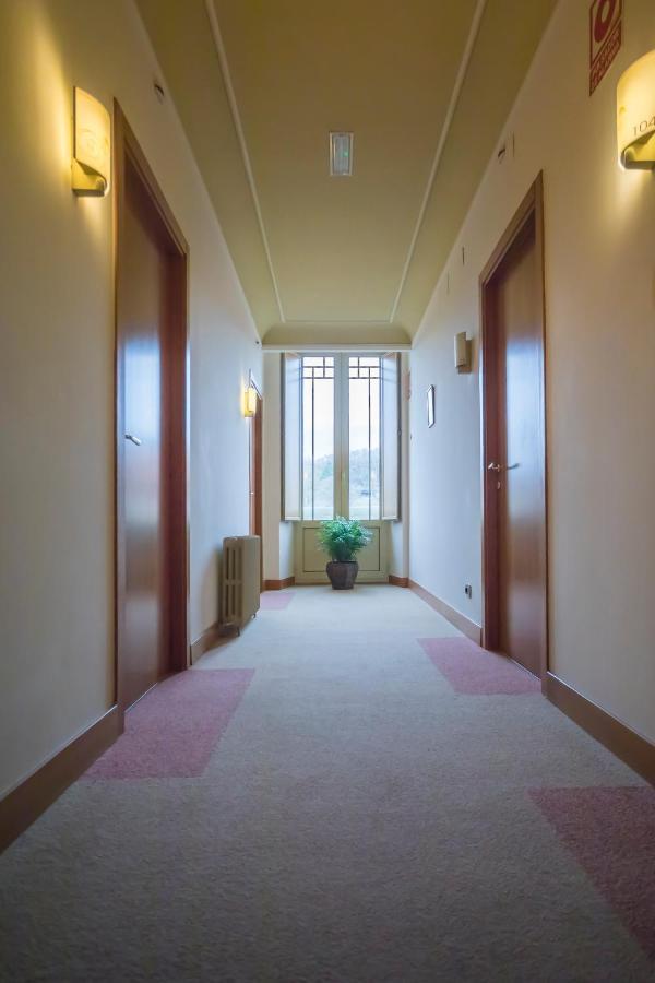 סאריה Hotel Roma מראה חיצוני תמונה